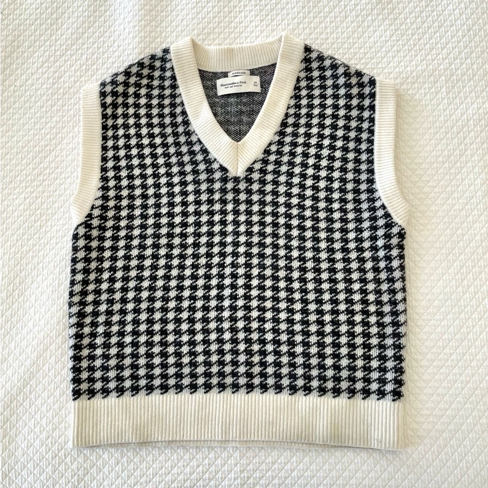 Abercrombie & Fitch Vest
